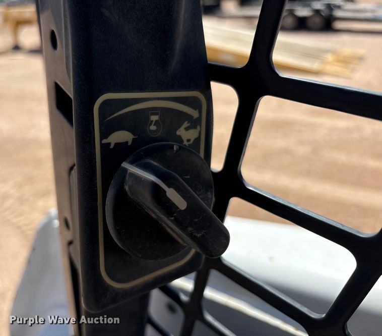 image for item EU4634 2016 Bobcat T650 tracked skid steer loader