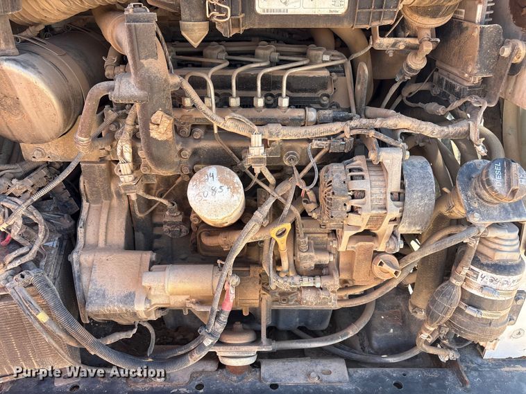 image for item EU4634 2016 Bobcat T650 tracked skid steer loader