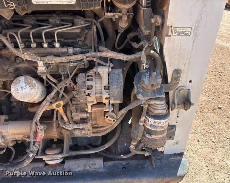 image for item EU4634 2016 Bobcat T650 tracked skid steer loader