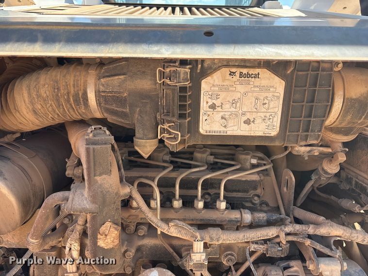 image for item EU4634 2016 Bobcat T650 tracked skid steer loader