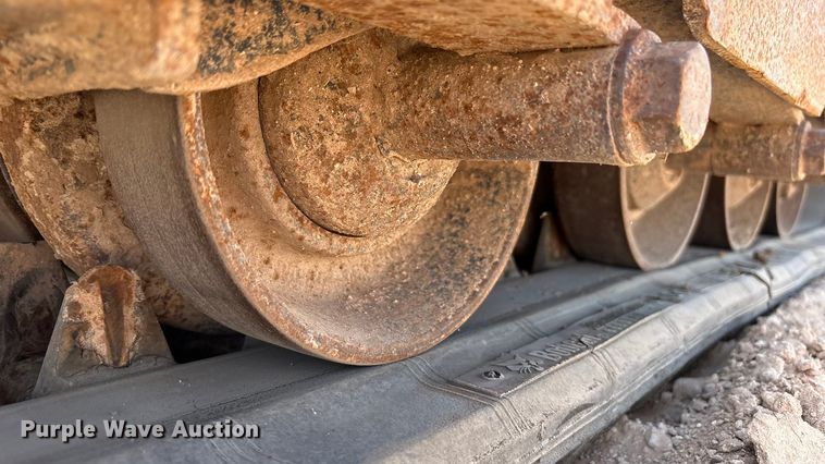 image for item EU4634 2016 Bobcat T650 tracked skid steer loader