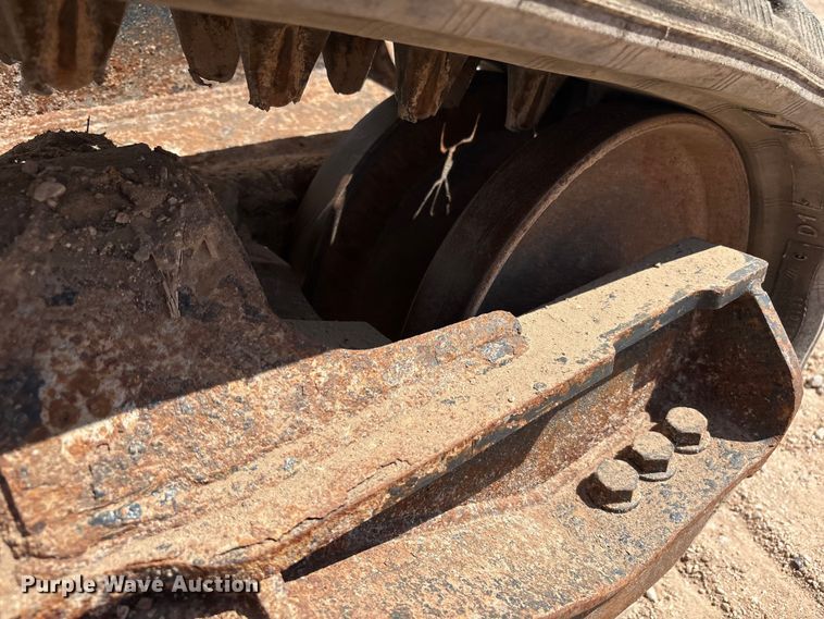 image for item EU4634 2016 Bobcat T650 tracked skid steer loader