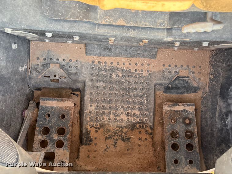 image for item EU4635 2017 Bobcat T650 tracked skid steer loader