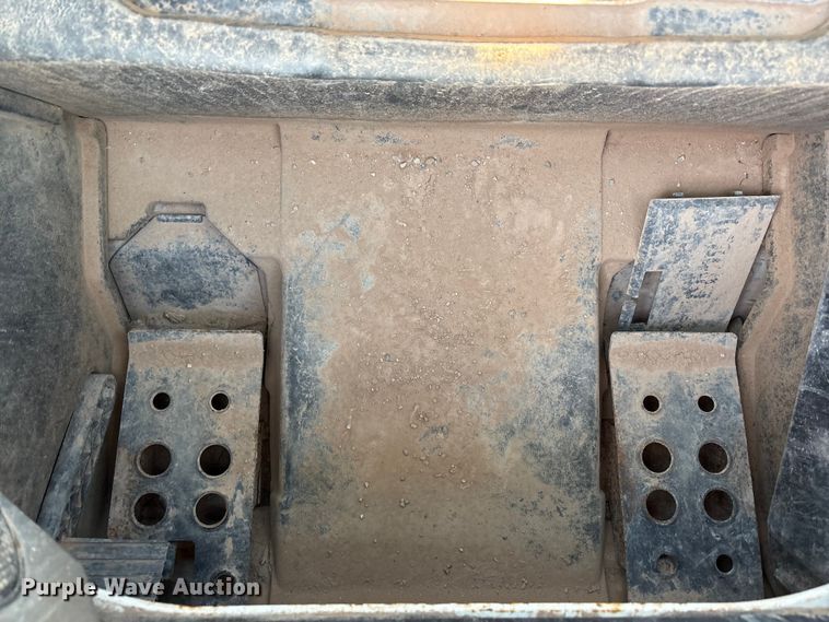 image for item EU4636 2019 Bobcat T870 tracked skid steer loader