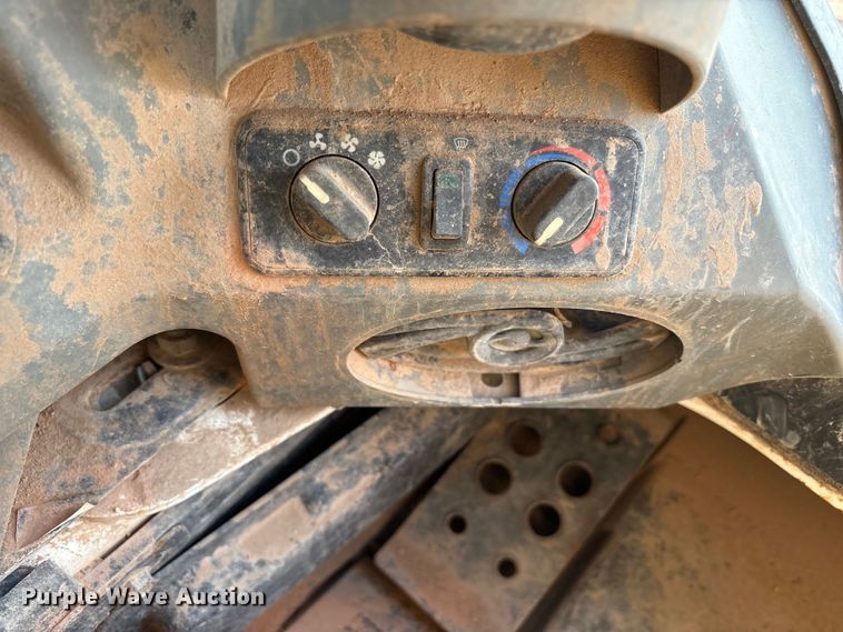 image for item EU4636 2019 Bobcat T870 tracked skid steer loader