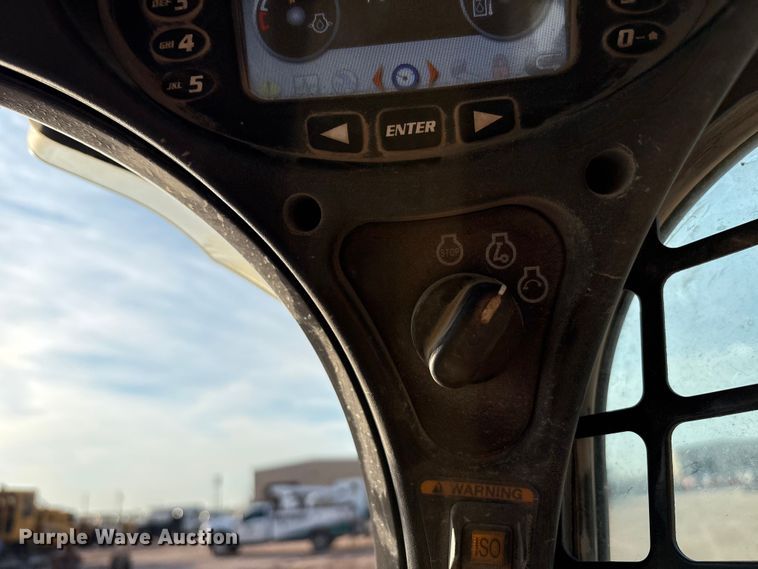 image for item EU4636 2019 Bobcat T870 tracked skid steer loader