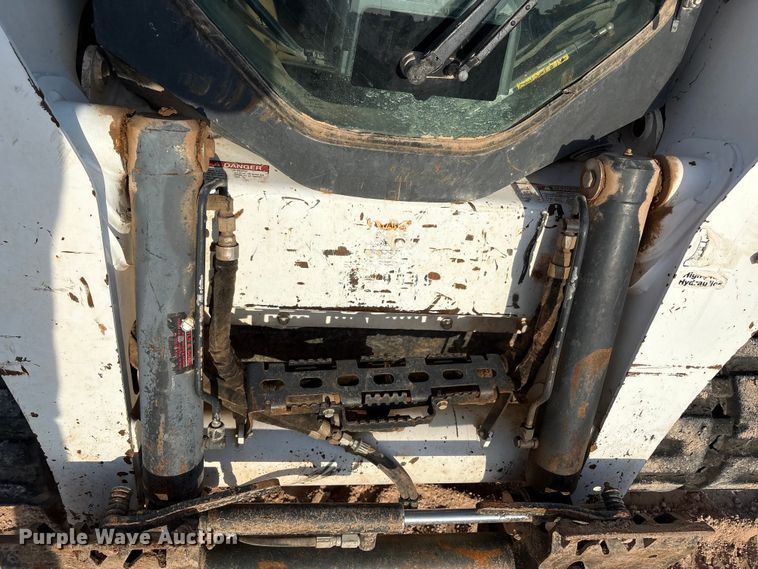 image for item EU4637 2019 Bobcat T870 tracked skid steer loader