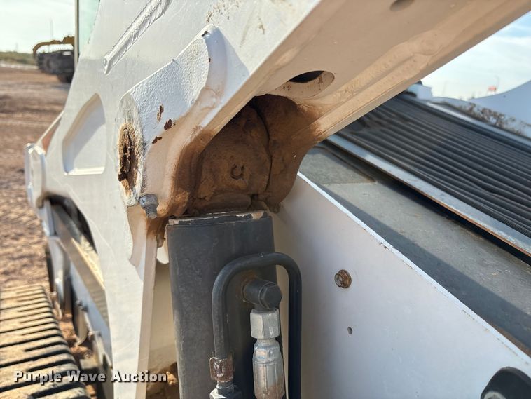 image for item EU4637 2019 Bobcat T870 tracked skid steer loader