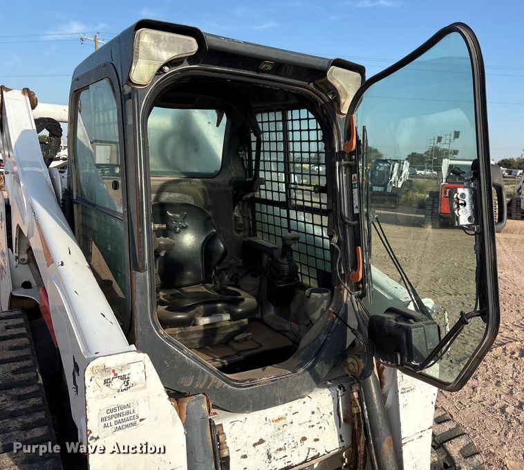 image for item EU4637 2019 Bobcat T870 tracked skid steer loader