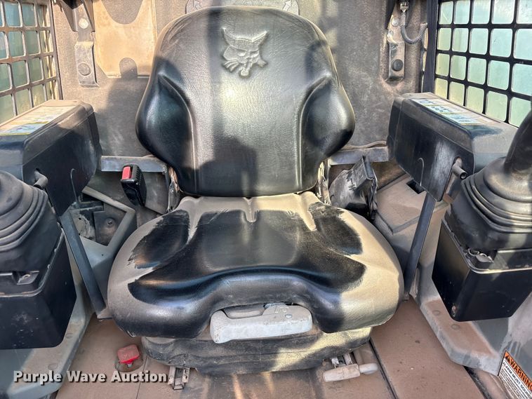 image for item EU4637 2019 Bobcat T870 tracked skid steer loader