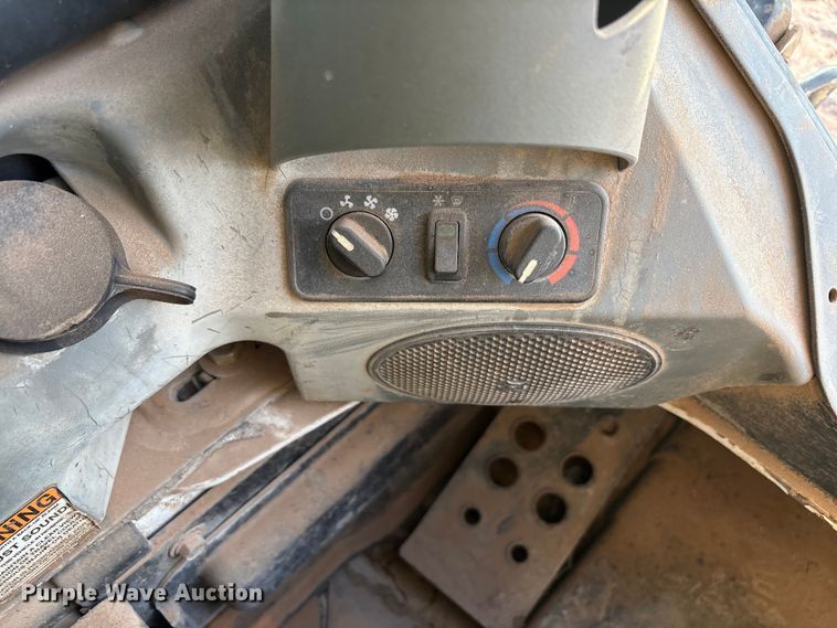 image for item EU4637 2019 Bobcat T870 tracked skid steer loader