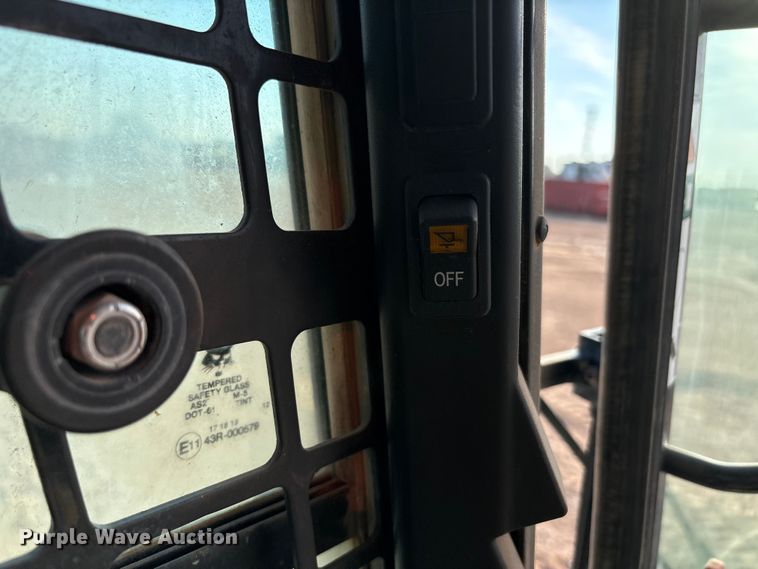 image for item EU4637 2019 Bobcat T870 tracked skid steer loader