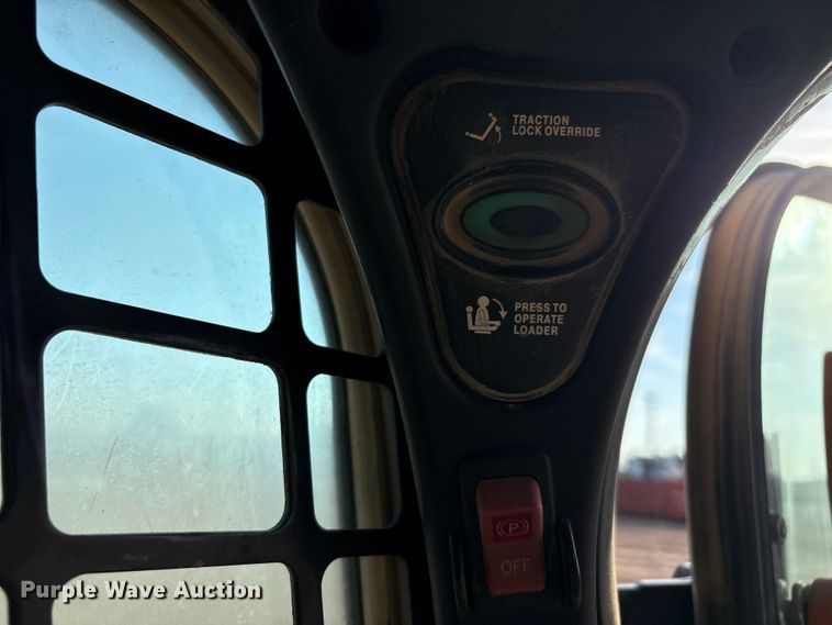 image for item EU4637 2019 Bobcat T870 tracked skid steer loader