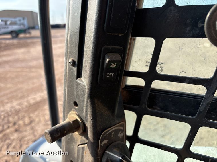 image for item EU4637 2019 Bobcat T870 tracked skid steer loader