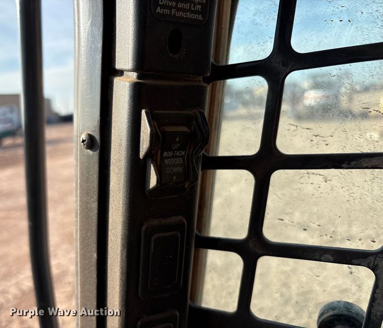 image for item EU4637 2019 Bobcat T870 tracked skid steer loader