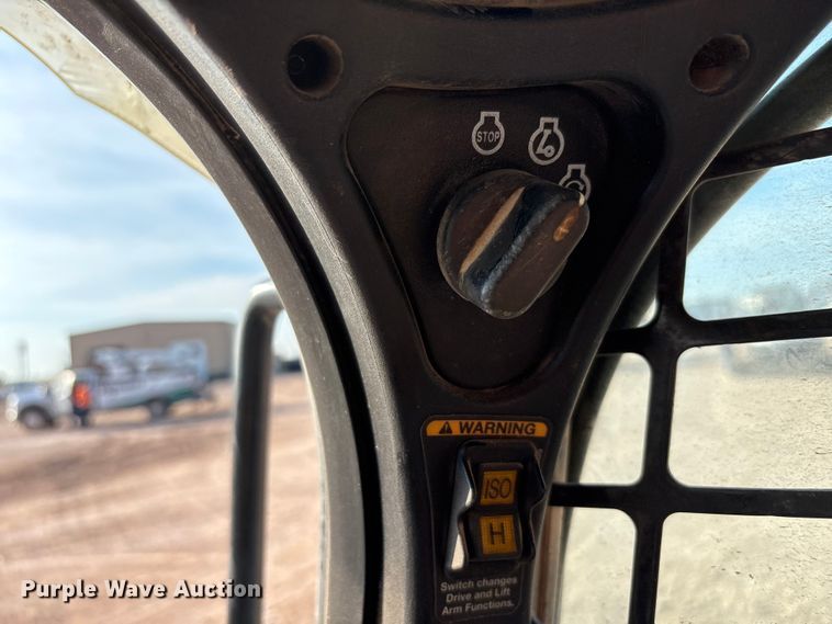 image for item EU4637 2019 Bobcat T870 tracked skid steer loader