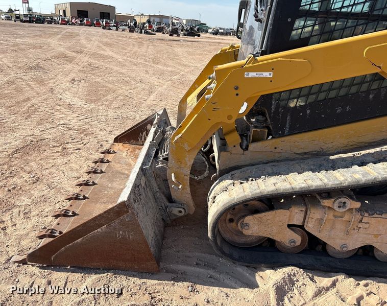 image for item EU4639 2019 Caterpillar 259D tracked skid steer loader