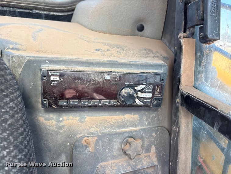 image for item EU4639 2019 Caterpillar 259D tracked skid steer loader