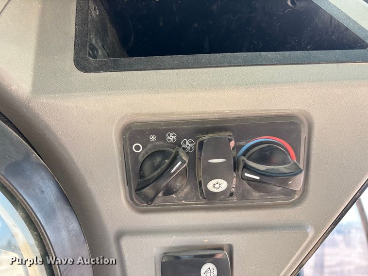 image for item EU4639 2019 Caterpillar 259D tracked skid steer loader