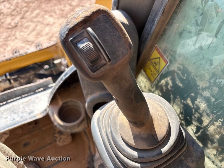 image for item EU4639 2019 Caterpillar 259D tracked skid steer loader