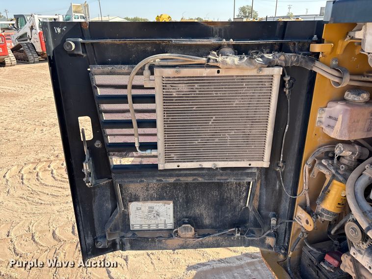 image for item EU4639 2019 Caterpillar 259D tracked skid steer loader