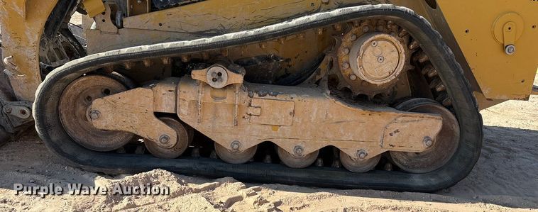 image for item EU4639 2019 Caterpillar 259D tracked skid steer loader