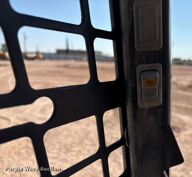 image for item EU4640 2015 Bobcat T650 tracked skid steer loader