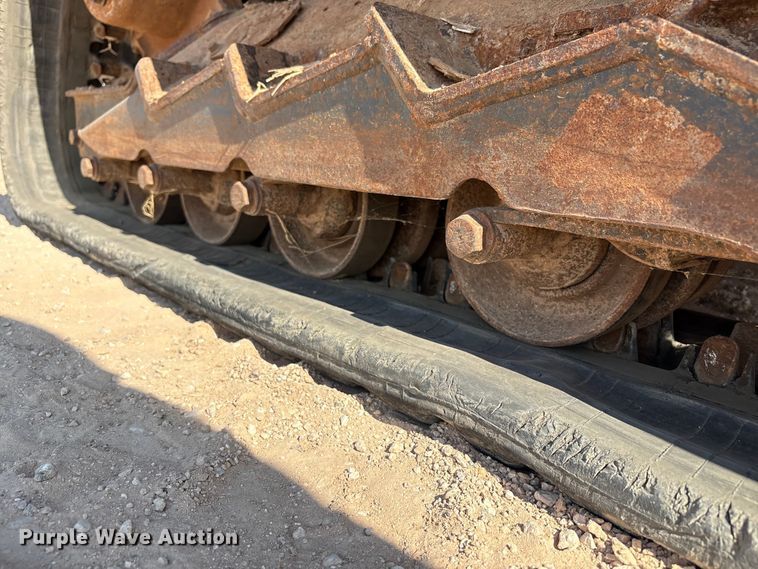 image for item EU4640 2015 Bobcat T650 tracked skid steer loader