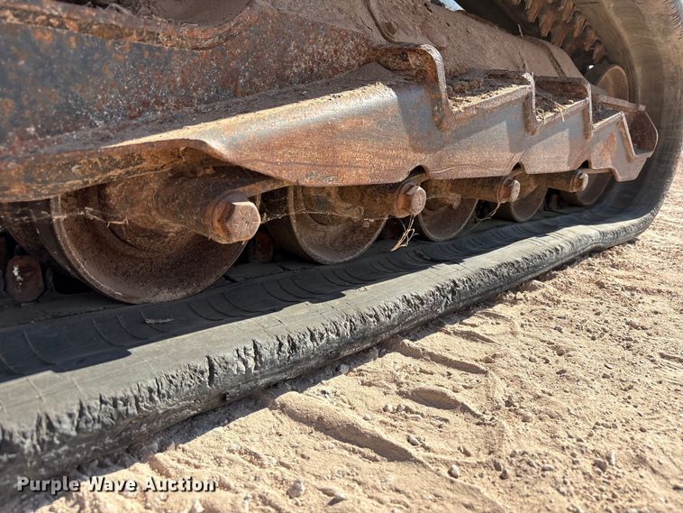 image for item EU4640 2015 Bobcat T650 tracked skid steer loader