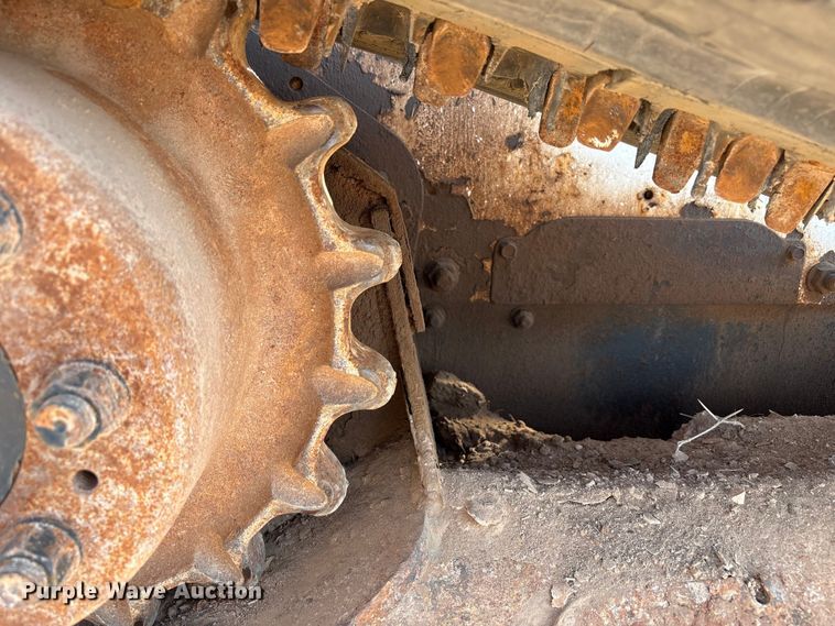 image for item EU4640 2015 Bobcat T650 tracked skid steer loader