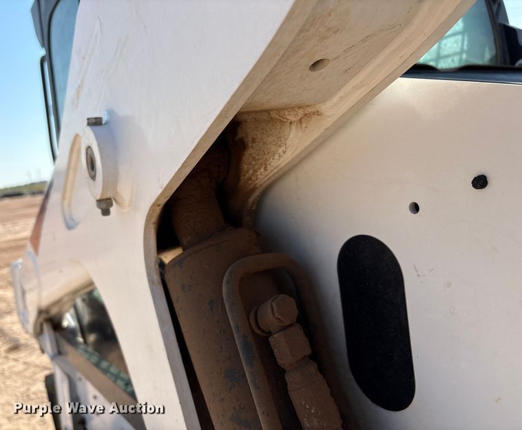 image for item EU4641 2018 Bobcat T650 tracked skid steer loader