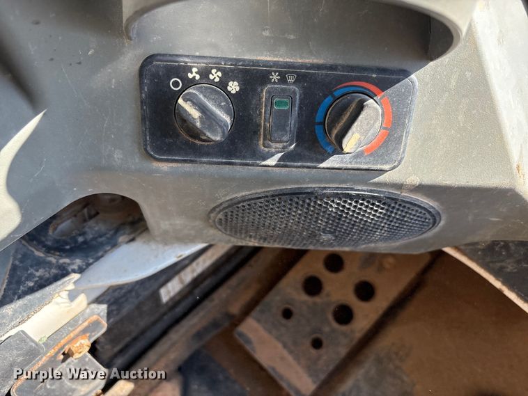 image for item EU4641 2018 Bobcat T650 tracked skid steer loader