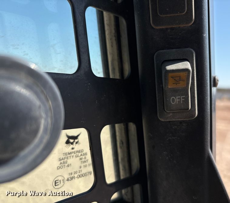 image for item EU4641 2018 Bobcat T650 tracked skid steer loader