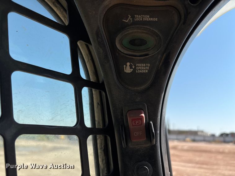 image for item EU4641 2018 Bobcat T650 tracked skid steer loader