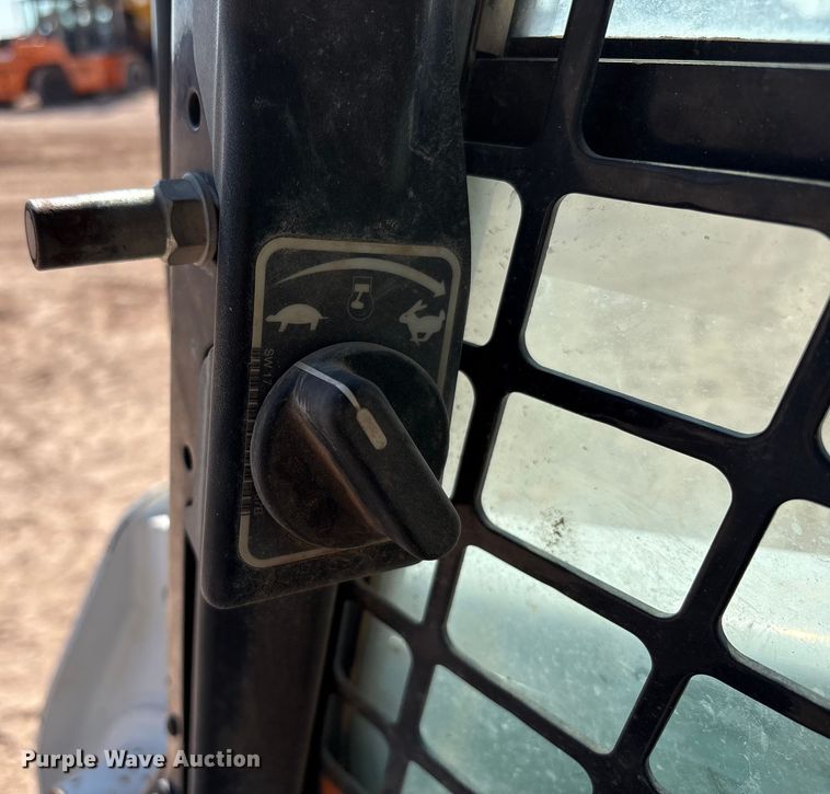 image for item EU4641 2018 Bobcat T650 tracked skid steer loader