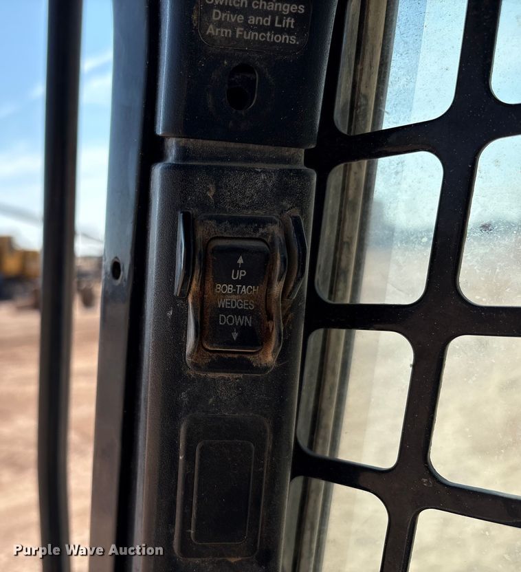 image for item EU4641 2018 Bobcat T650 tracked skid steer loader