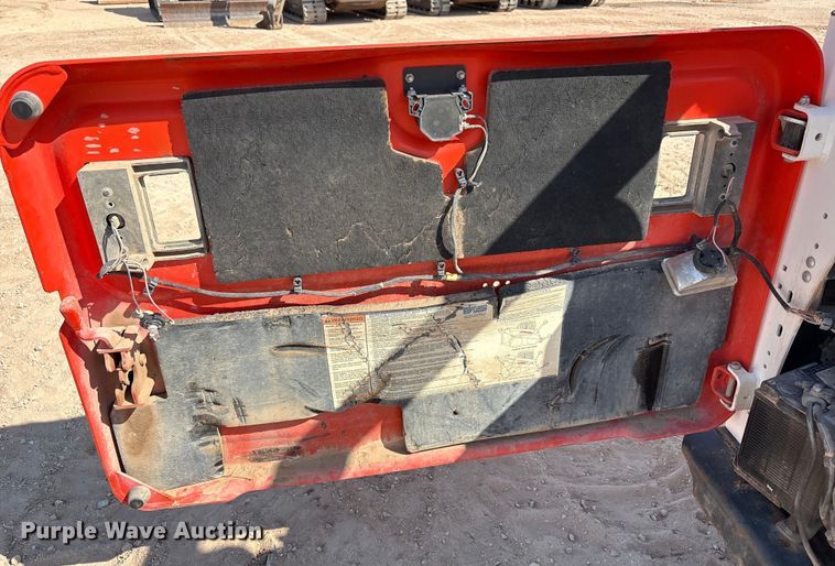 image for item EU4641 2018 Bobcat T650 tracked skid steer loader