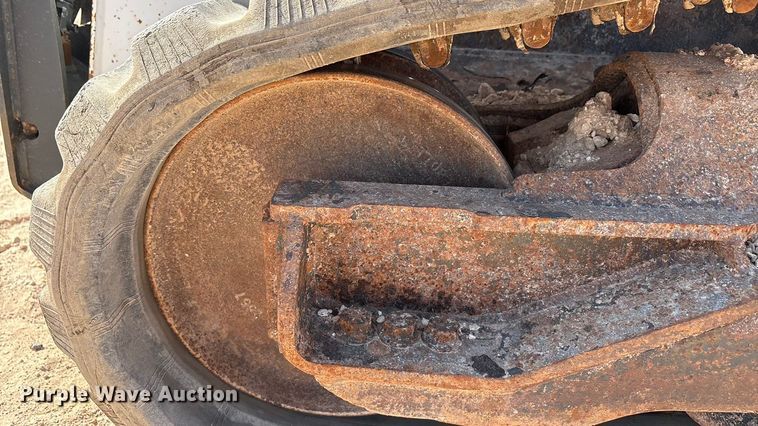 image for item EU4641 2018 Bobcat T650 tracked skid steer loader