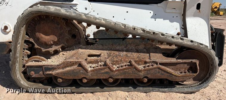 image for item EU4641 2018 Bobcat T650 tracked skid steer loader