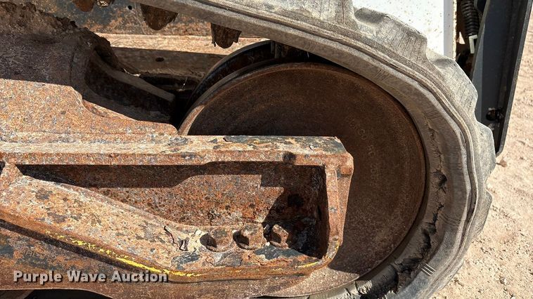 image for item EU4641 2018 Bobcat T650 tracked skid steer loader