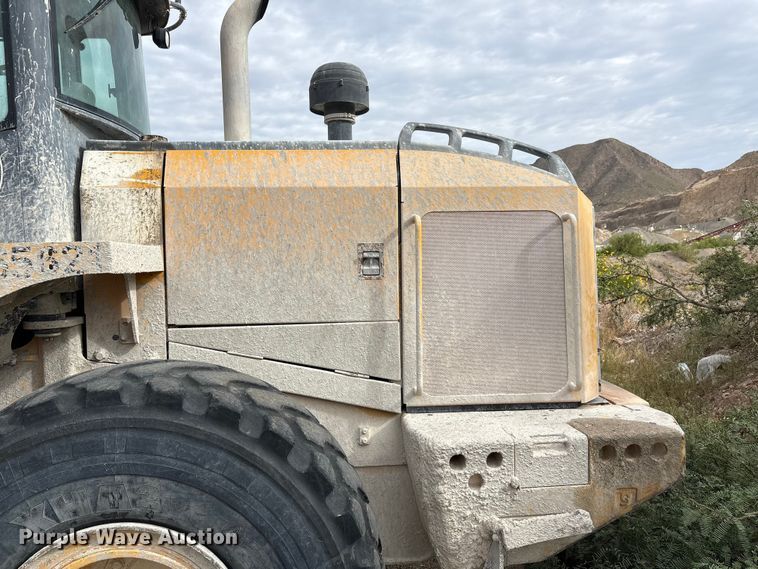 image for item EU4642 2015 John Deere 644K wheel loader