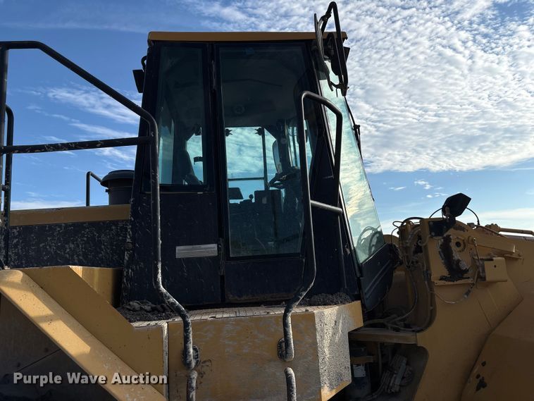 image for item EU4643 2001 Caterpillar 980G wheel loader