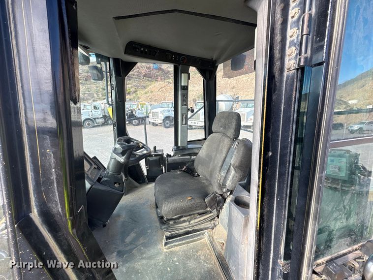 image for item EU4643 2001 Caterpillar 980G wheel loader