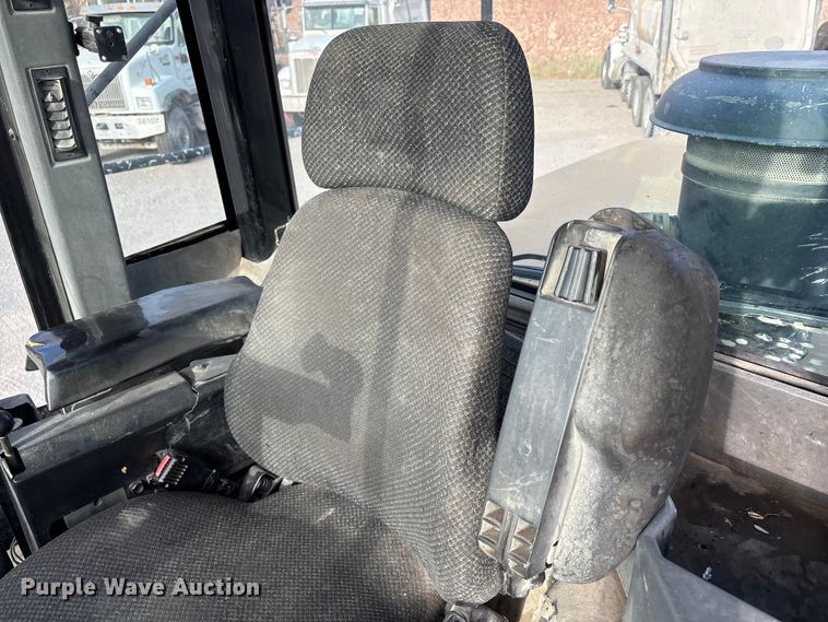 image for item EU4643 2001 Caterpillar 980G wheel loader