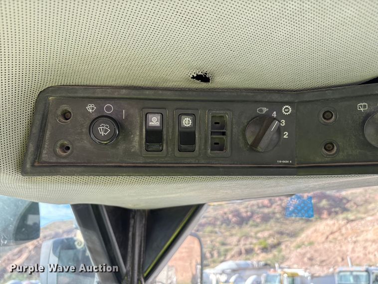 image for item EU4643 2001 Caterpillar 980G wheel loader