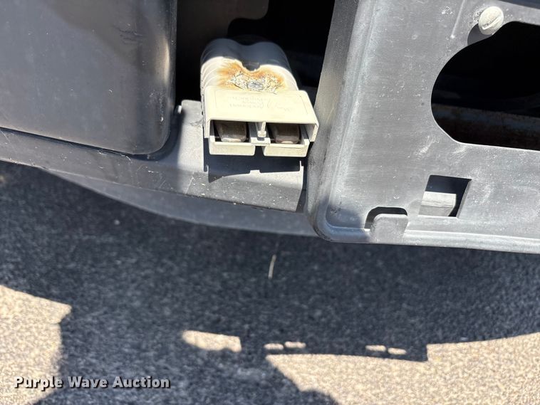 image for item EU4651 2011 Ford F150 utility bed pickup truck