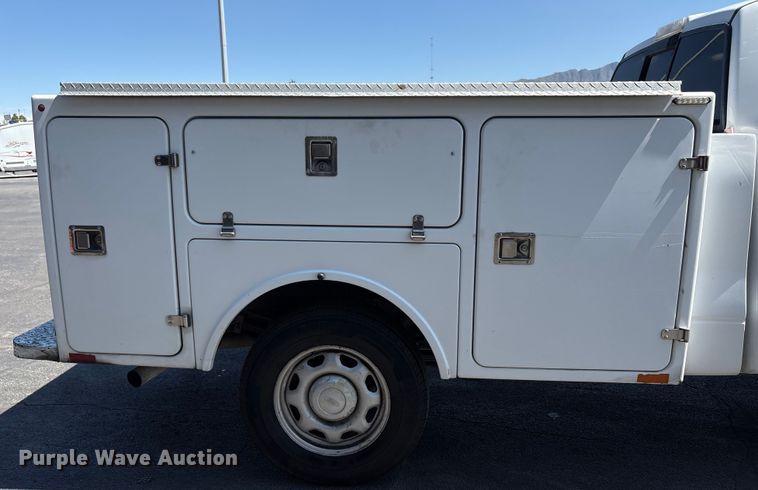 image for item EU4651 2011 Ford F150 utility bed pickup truck