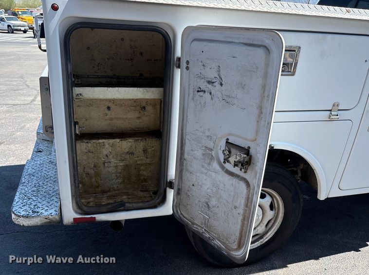 image for item EU4651 2011 Ford F150 utility bed pickup truck