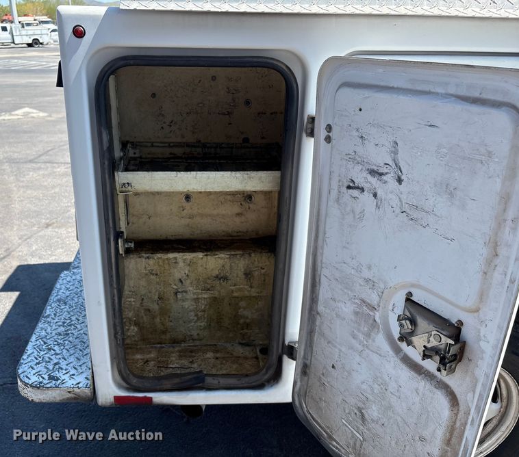 image for item EU4651 2011 Ford F150 utility bed pickup truck