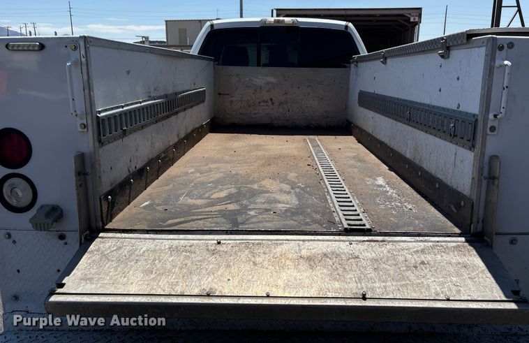 image for item EU4651 2011 Ford F150 utility bed pickup truck